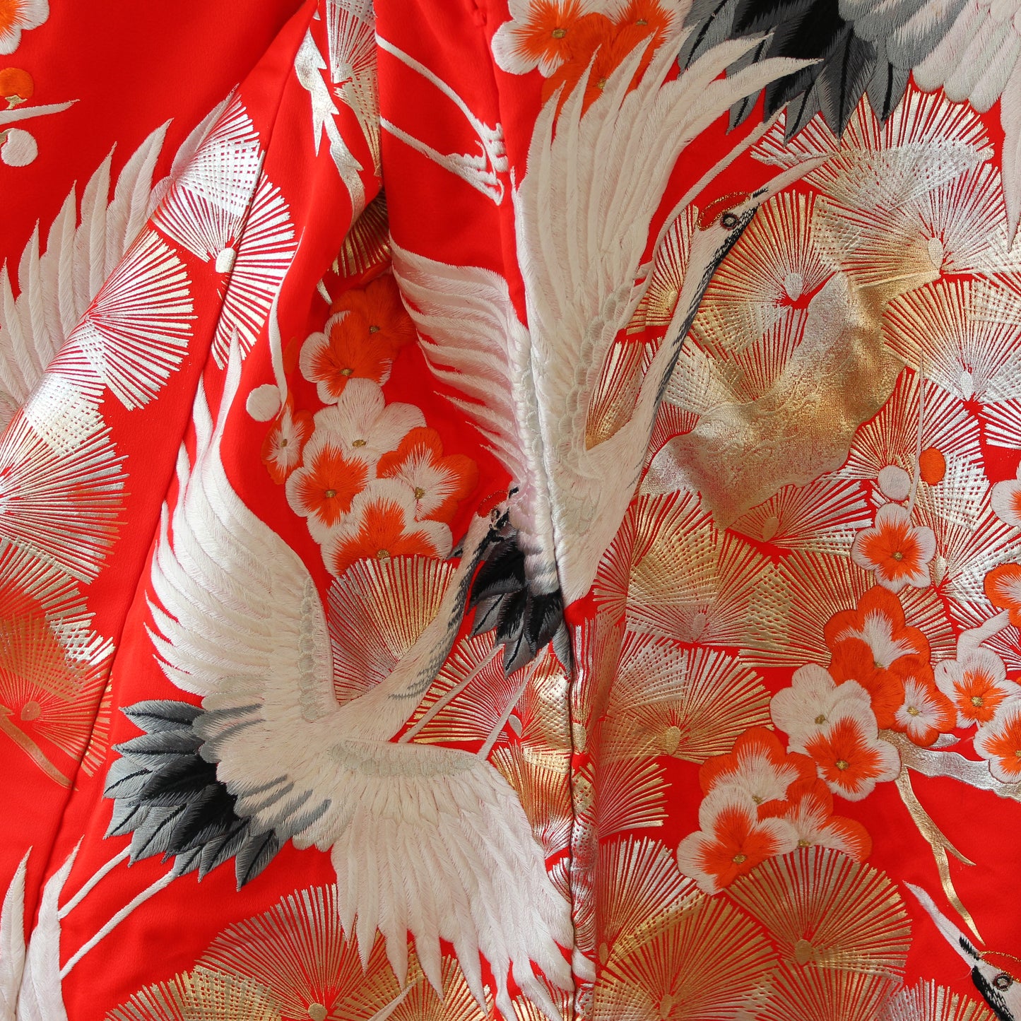 Kimono Uchikake Vermilion-Red FlyingCrane Plum Embroidery GoldLeaf SilverLeaf Japanese Traditional Clothing Japan